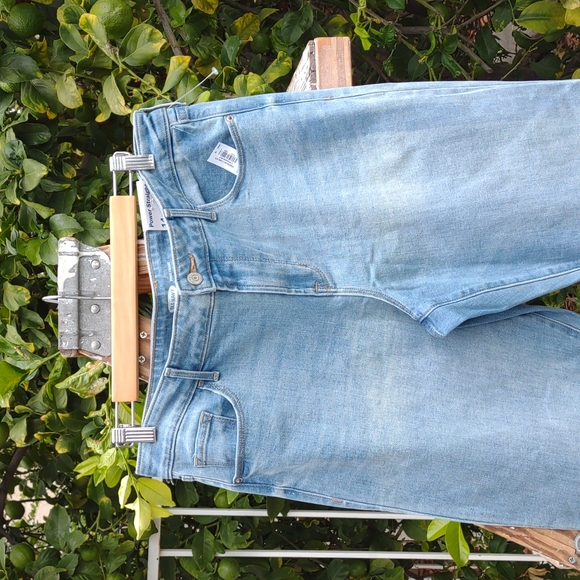 NEW Old Navy Power Straight Light Wash Jeans 14 - Picture 2 of 8